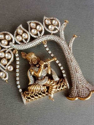 Krishna In Swing Victorian Pendant Set