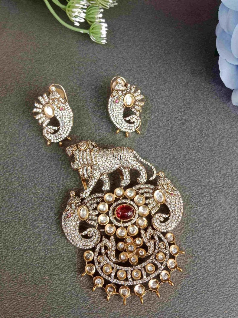 Lion And Elephant Design Victorian Pendant Set