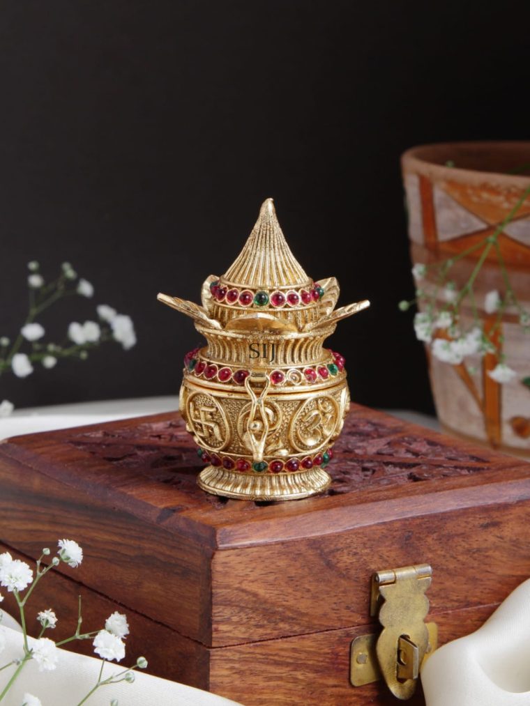 Traditional Kumbam Design Kumkum Box