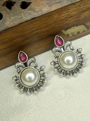 Oxidized Stone Stud Earrings With Pearls