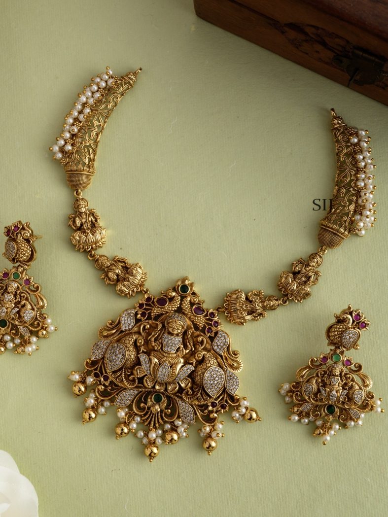 Antique Lakshmi White Stones Neckalce Set