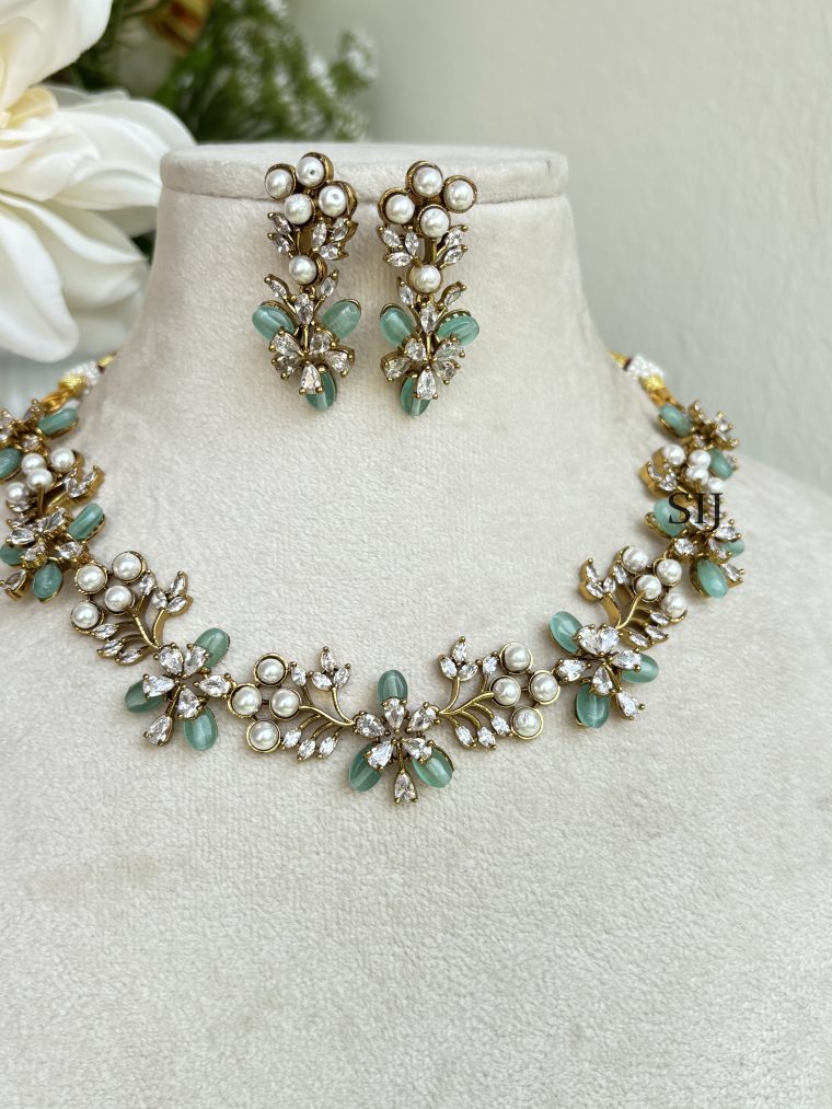 Imitation Green Victorian Stones Beaded Necklace Set