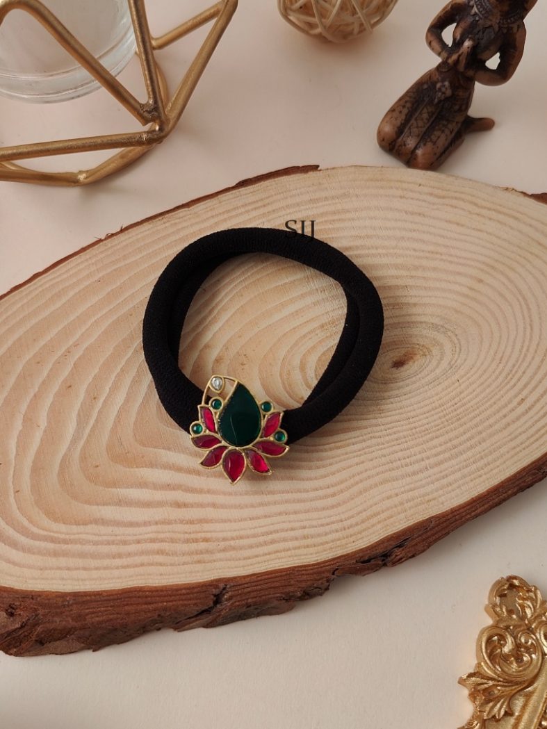 Imitation Lotus Kundan Jadau Rubber Band