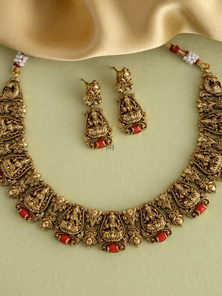 Coral Beaded Studded Uttara Necklace