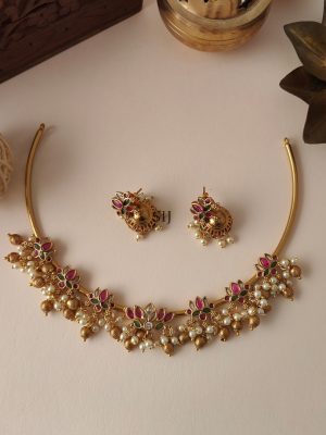 Flower Design Beaded Hasli Necklace