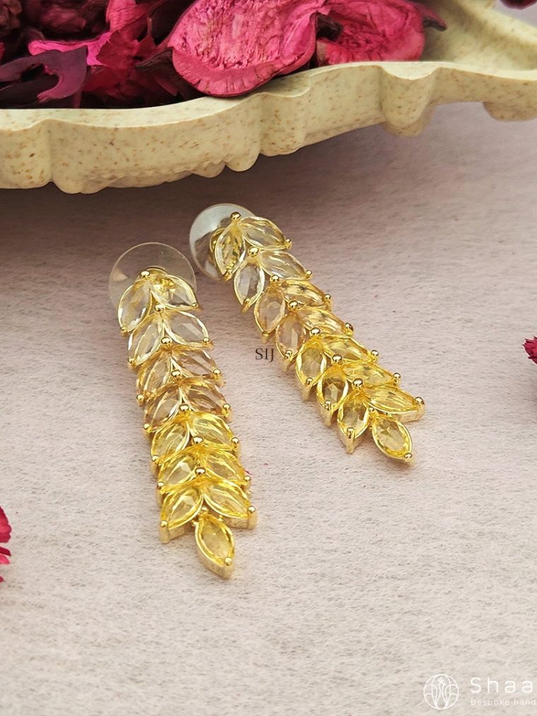 Imitation Crystal Studded Design Earring