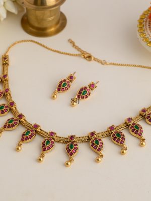 Multicolor Kemp Stones Mango Design Necklace