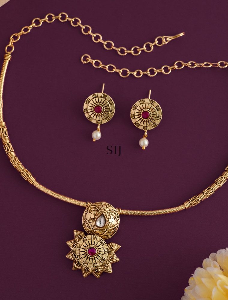 Star Design Pink Stone Kanthi Necklace