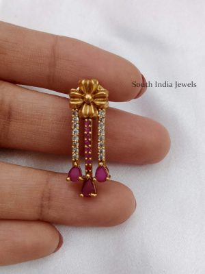 Traditional Flower and Line Necklace Set