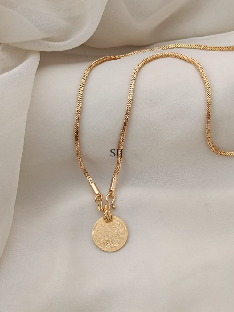 Artificial Coin Pendant Chain