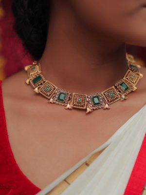 Imitation Emerald And Peacock Necklace