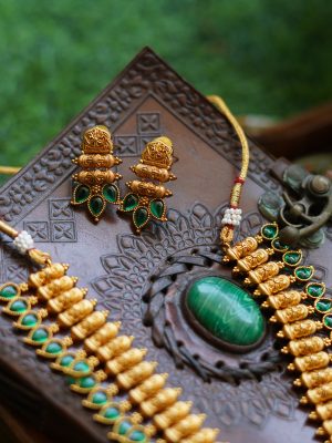 Traditional Maang Design Emerald Necklace