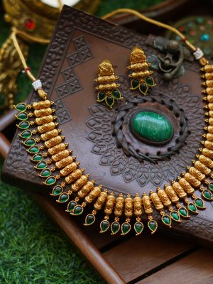 Traditional Maang Design Emerald Necklace