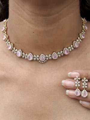 Artificial Paravi Victorian Necklace