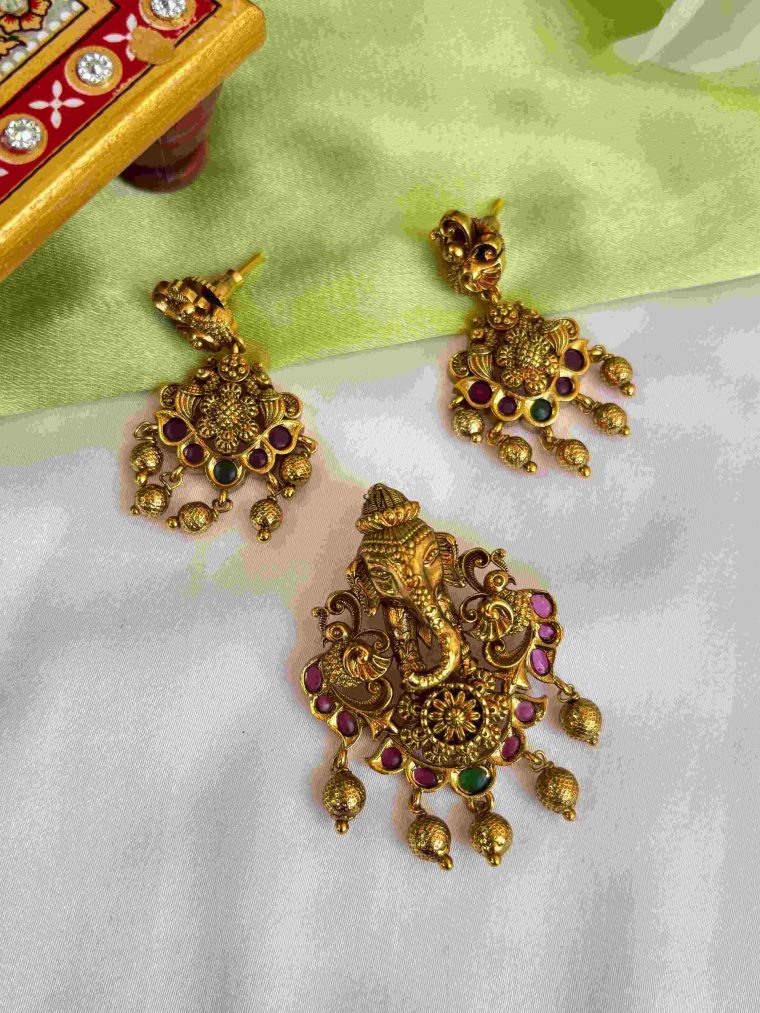 Ganesh Antique Finish Pendant Set