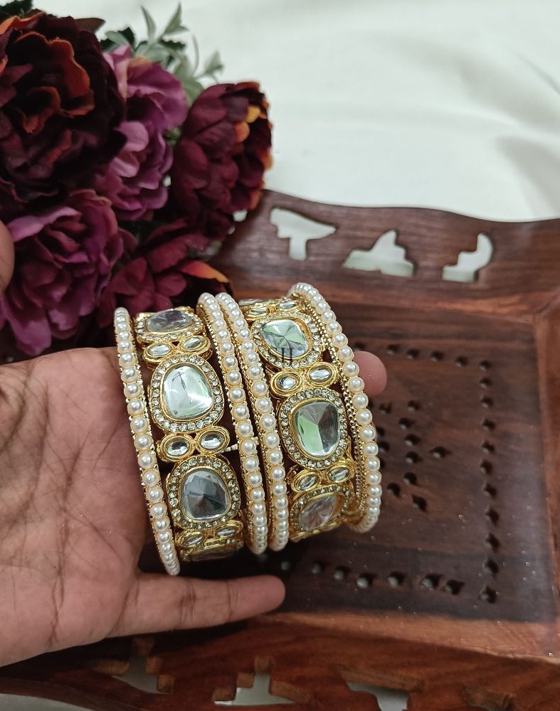 Imitation Jartar With Moti Bangles Set