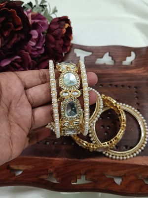 Imitation Jartar With Moti Bangles Set