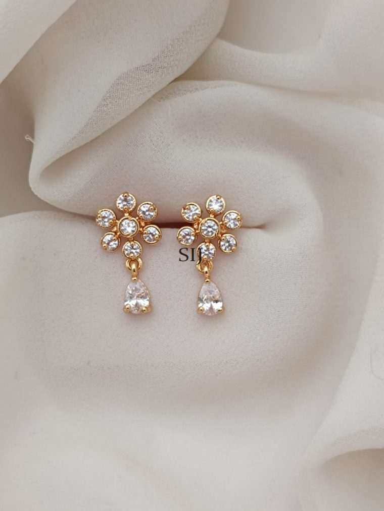 Traditional White Stones Flowe Design Earrings