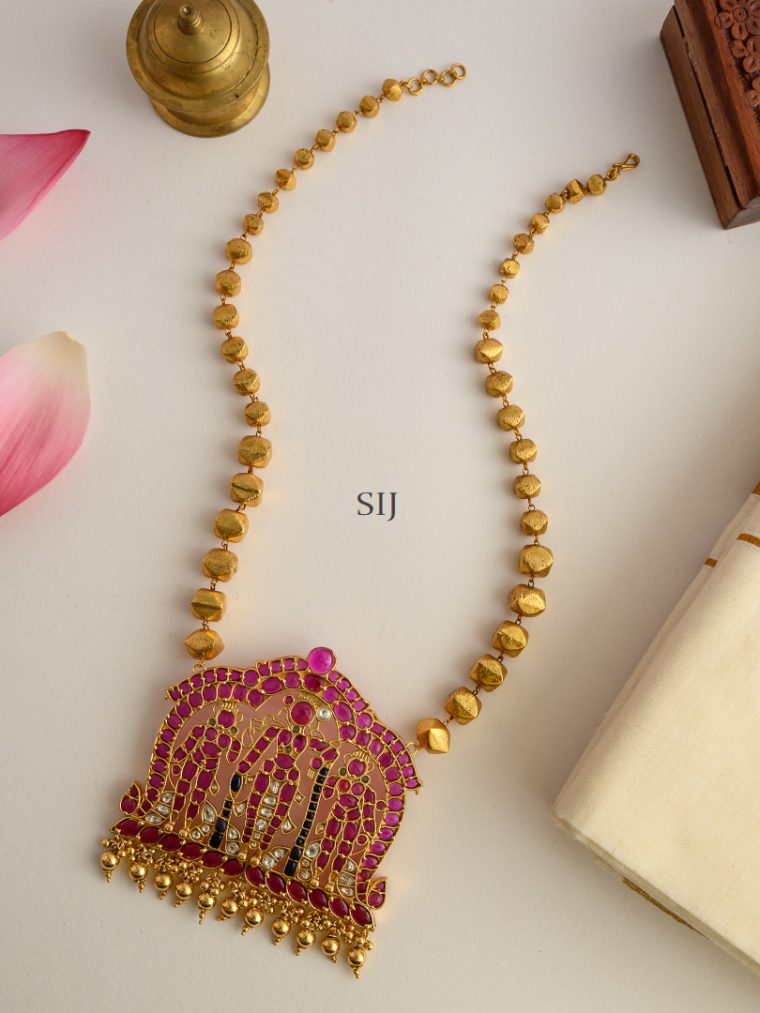 Temple Rajagopalaswamy Kemp Stones Pendant Gold Beads Chain