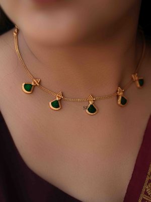 Imitation Emerald Stones Necklace Set