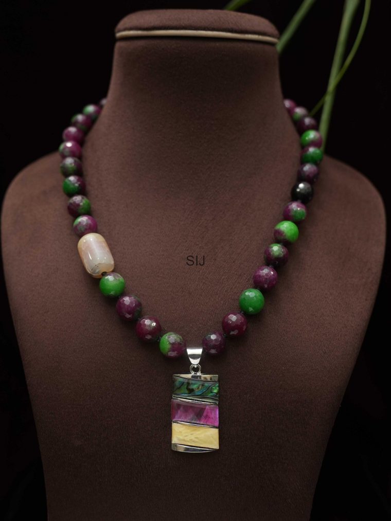 Artificial Beads With Pendant Necklace