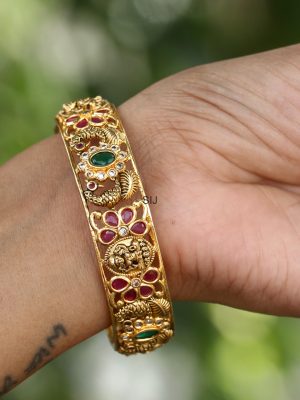 Gold Tone Lakshmi Motif Manikya Bangles