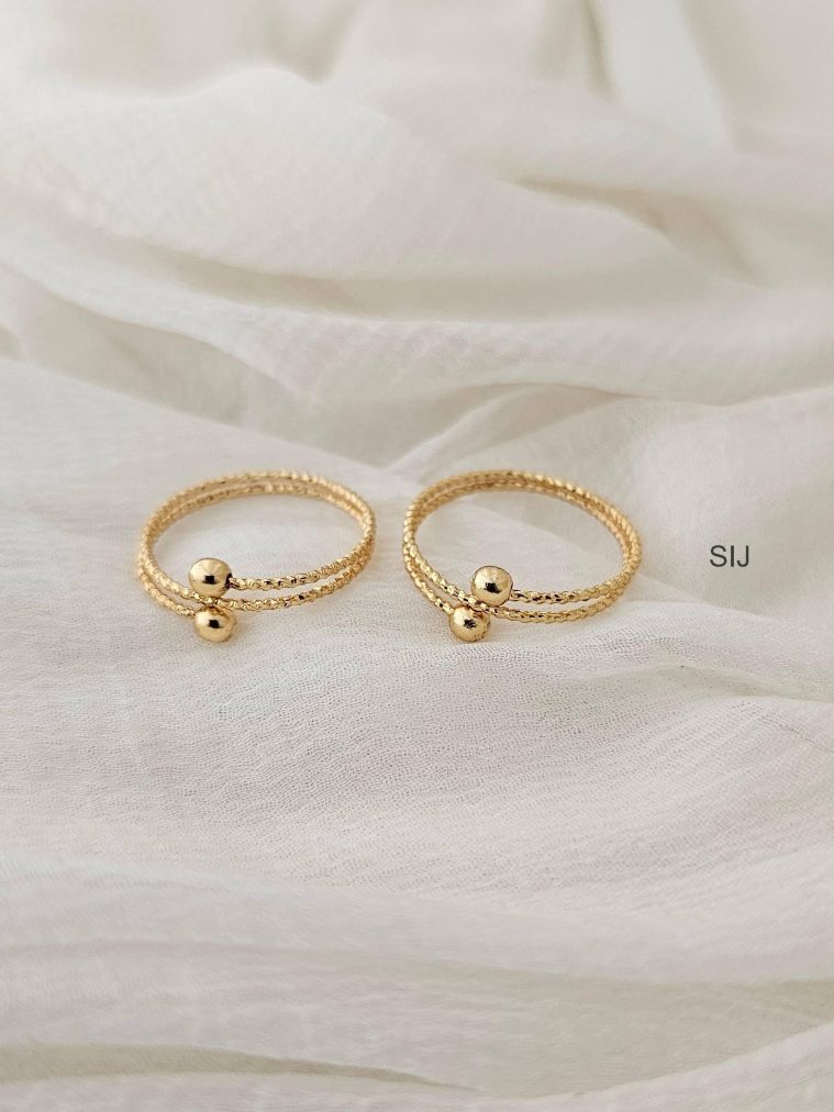 Gold Tone Ring Type Toe Rings