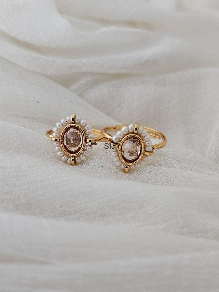 Golden Stone &Pearl Toe Rings