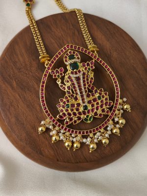 Maha Lakshmi Kemp Pendant With Layered Chain