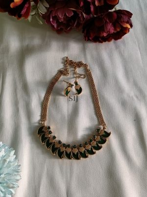 Mango Design Green Stones Necklace