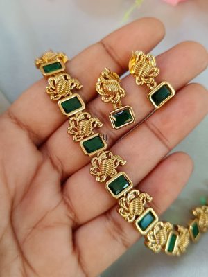 Peacock Design With Green Rectangle Set