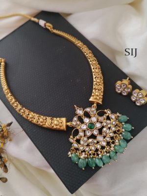 Jadau Kundan Pendant Hasli Necklace