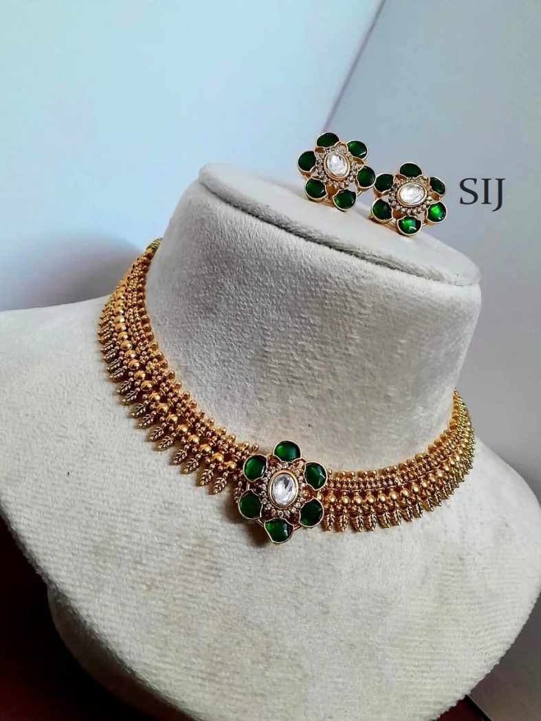 Green Jadau Kundan Pendant Necklace