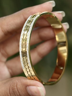 Gold Covering Tarnish Heritage Glow Bracelet