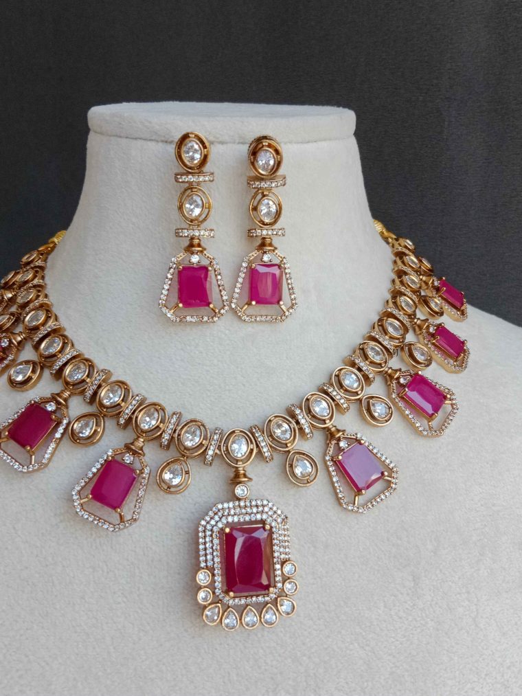 Imitation Victorian Ruby Dropped Neckset