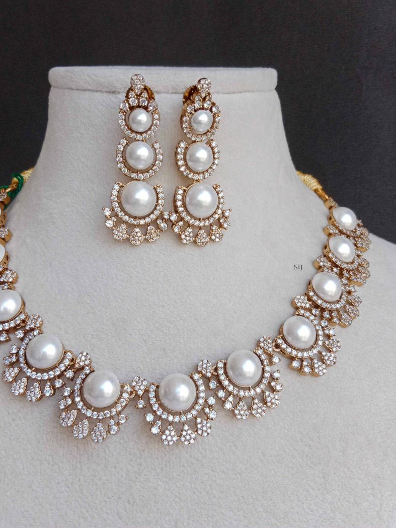 Pearl and Diamond Studded Neckset