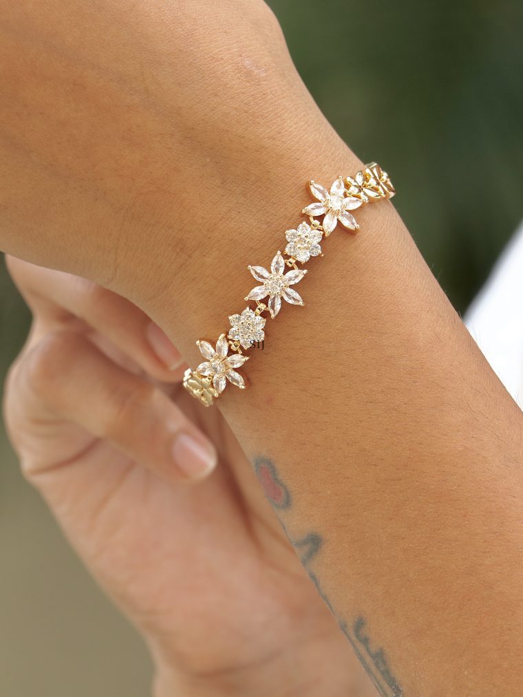 Rose Gold Finish Star Design Bracelet