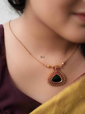 Matte Finish Attigai Necklace with Emerald Stone Pendant