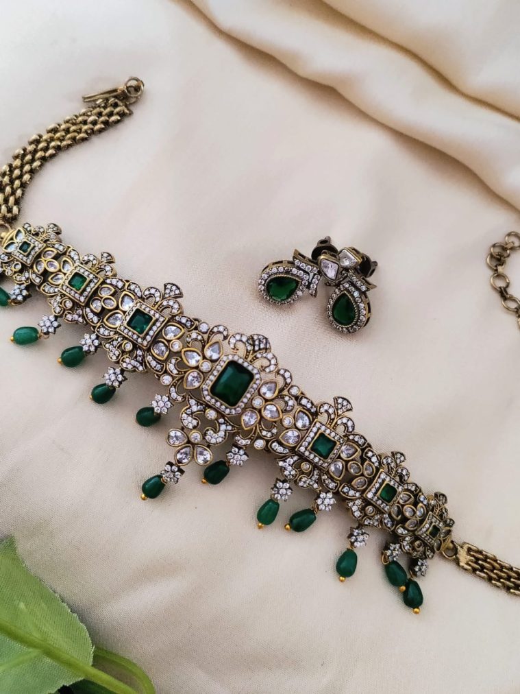 Victorian Green Stones High Neck Choker Set