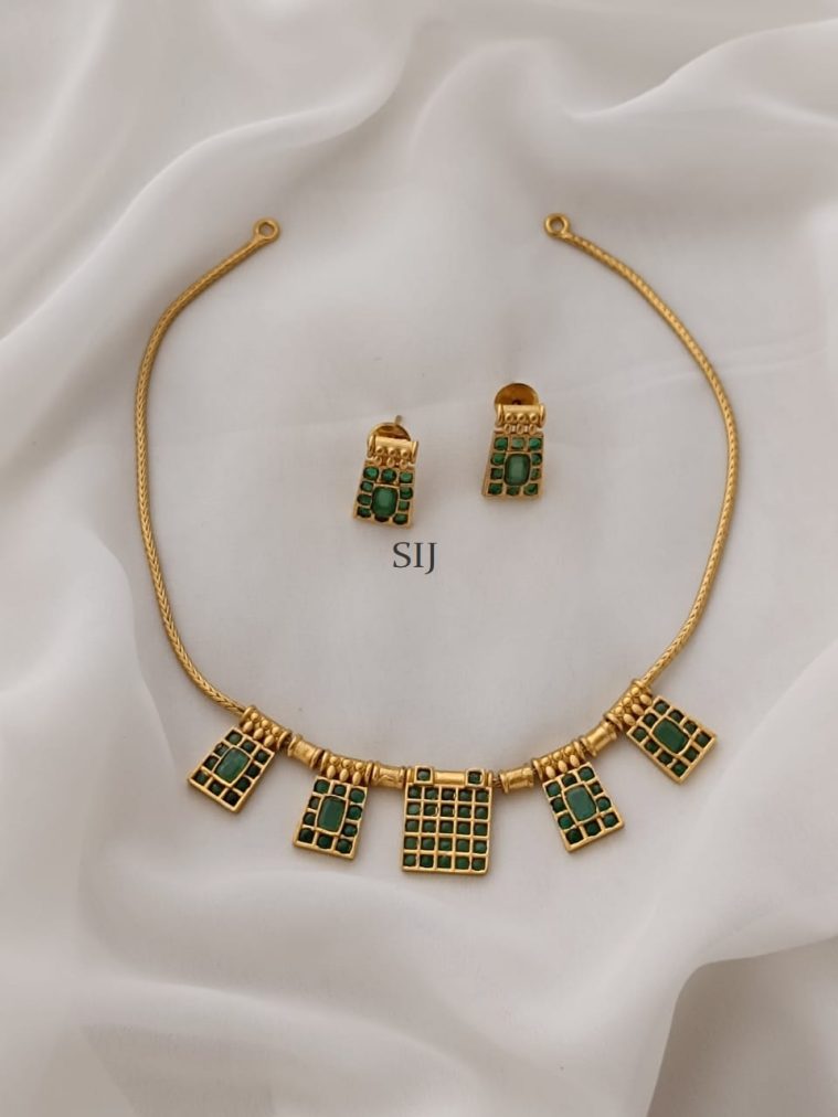 Green Stones Emerald Necklace