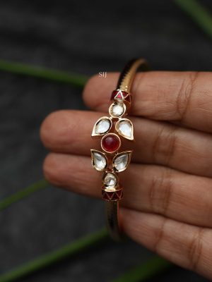 Red and White Kundan Leaf Motif Bracelet