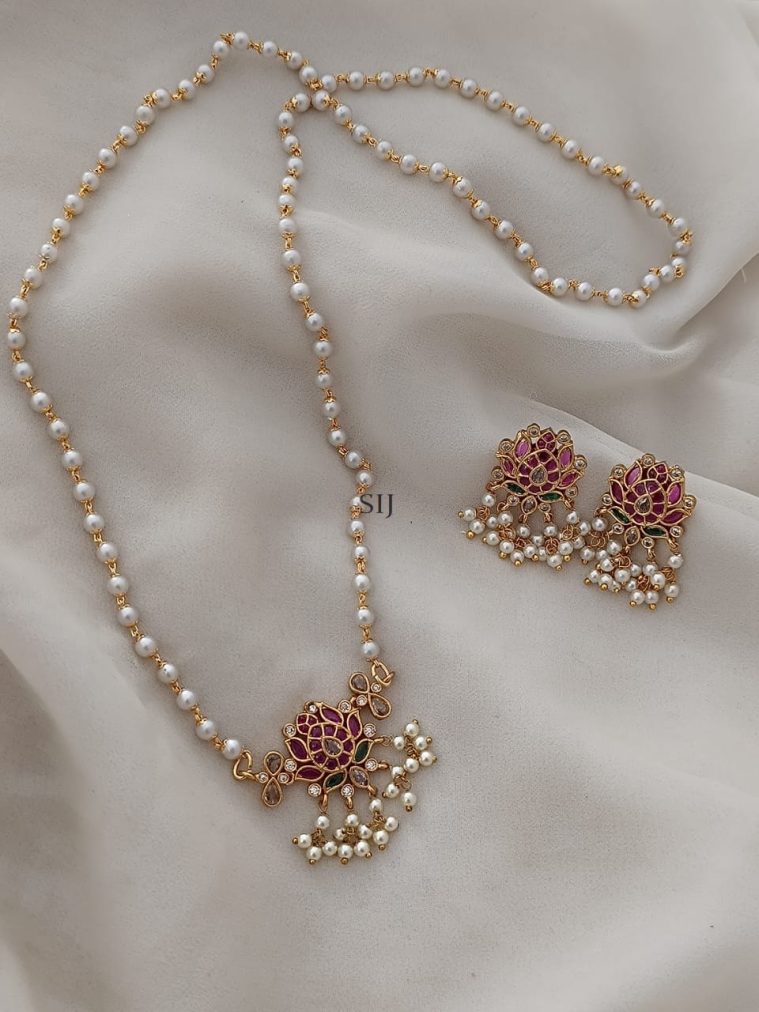 Pearl Chain with Flower Design Pendant