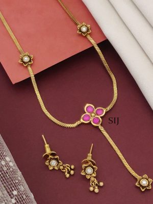 Gold Finish Flower Pendant Chain Set