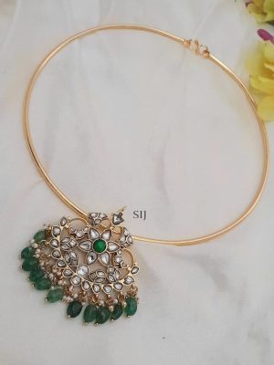 Gold Finish Jadau Kundan Floral Pendant Hasli Necklace