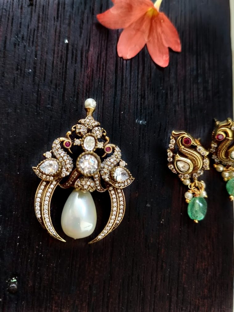Victorian Diamond Look Alike Dual Peacock Pendant Hasli Set