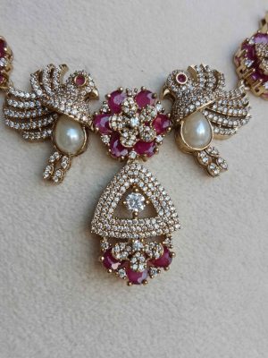 Victorian Finish Bird Design Necklace Set