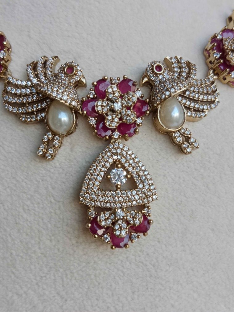 Victorian Finish Bird Design Necklace Set