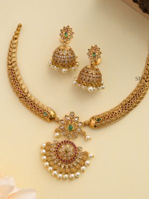 Gold Finish Floral Design Pendant Kanti Necklace