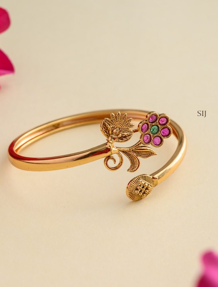 Gold Look Alike Floral Design Open Type Bracelet Bangle