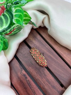 Oval Kundan Stones Saree Pin
